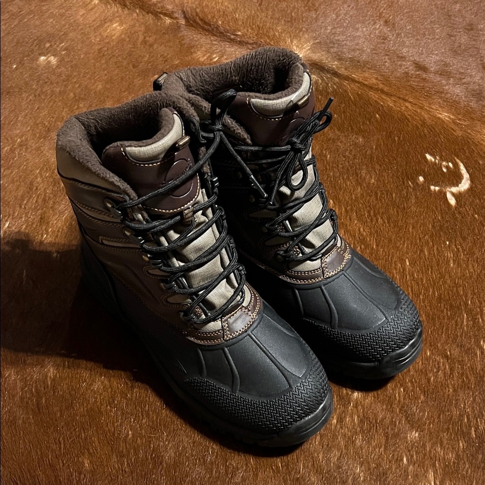 Vintage 1948 Weatherproof Men's Black and Brown Winter Boots